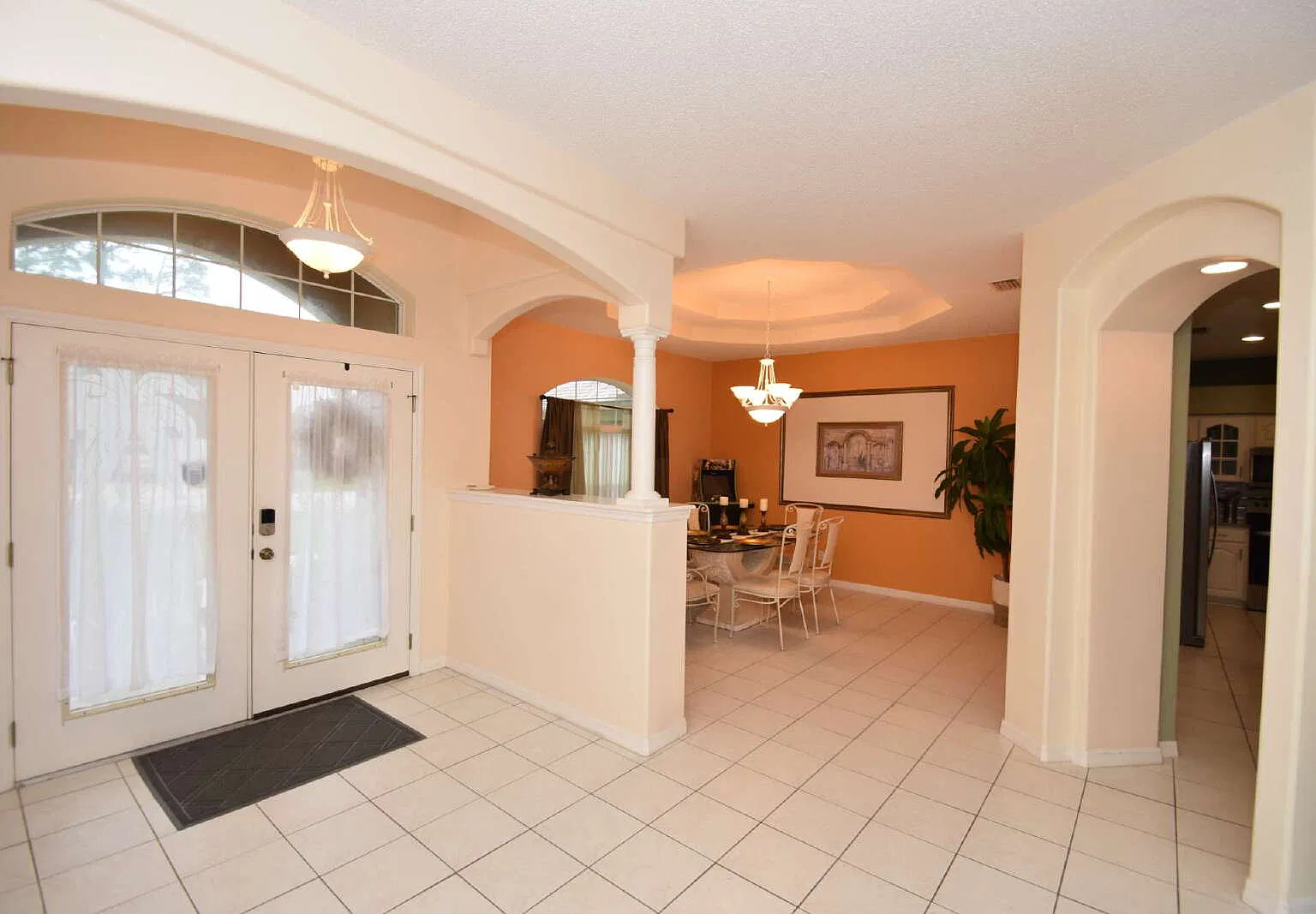 3 bed, 2.0 bath, 2194 sqft, $3,200 — Photo 3
