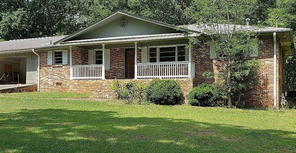 4 Bedroom on .86 Acres