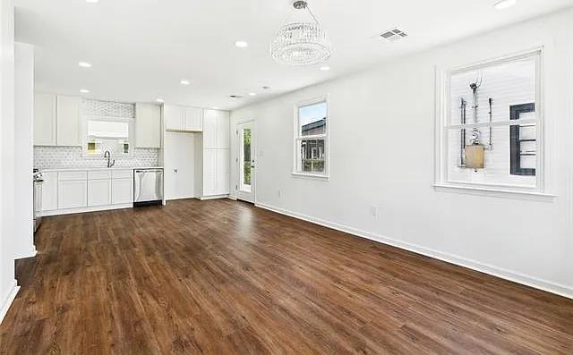 1221 Gaudet Dr — Photo 4