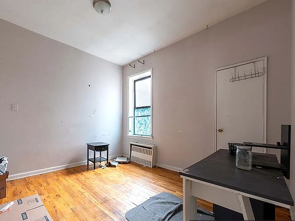 4th image of 572 E New York Ave #2B