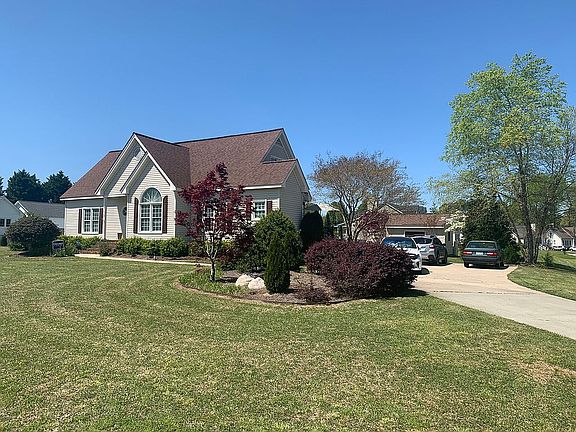 2nd image of 709 S Creek Dr