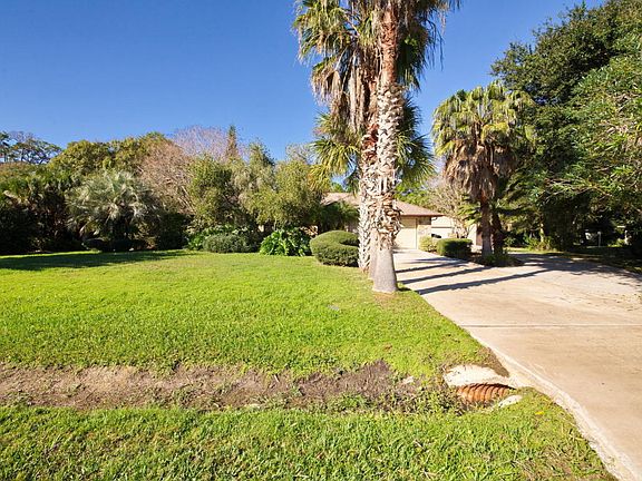 3rd image of 1827 Live Oak Dr S