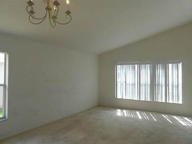 3rd image of 318 Weatherby Pl