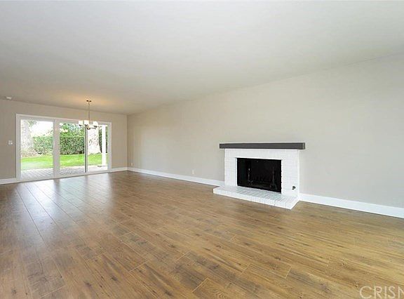 4th image of 24404 Gilmore St
