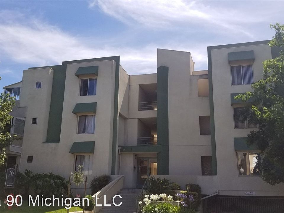 1st image of 90 N Michigan Ave APT 306