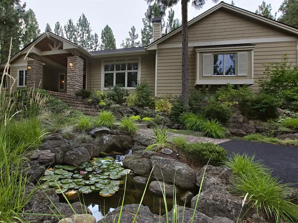 2962 NW Three Sisters Dr, Bend, OR 97703