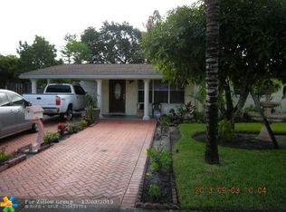 2421 Island Dr, Miramar, FL 33023