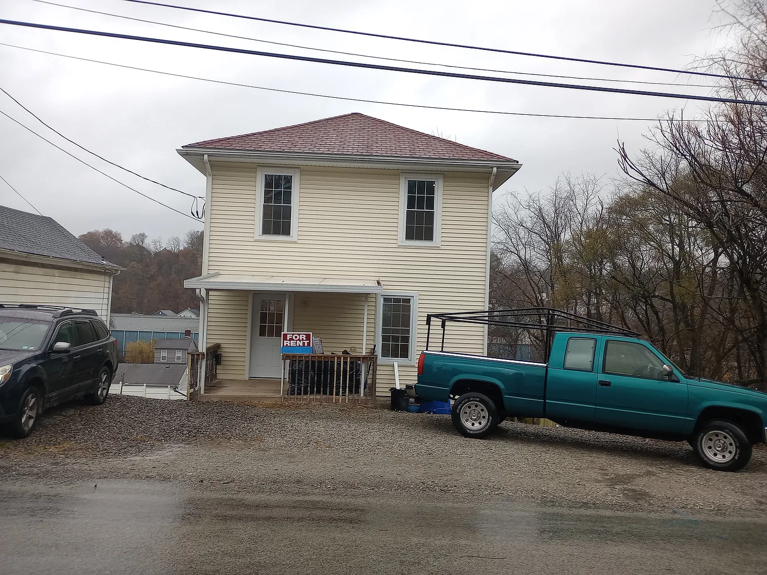4 bed, 1.5 bath, 1800 sqft, $1,250 — Photo 1