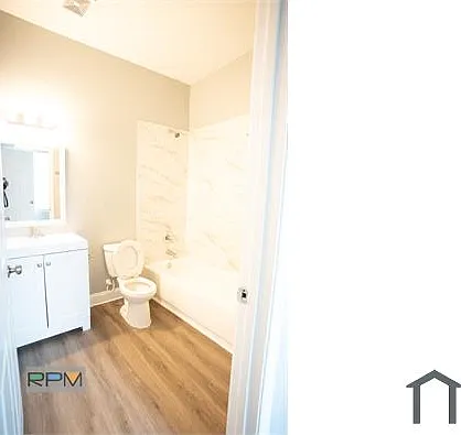 3 bed, $2,100 — Photo 4