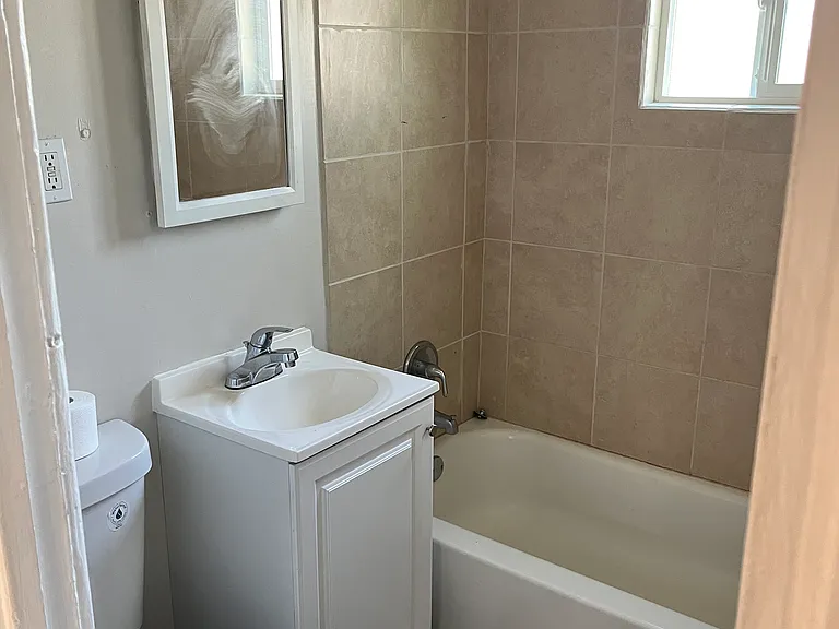 818 Granada St — Photo 9