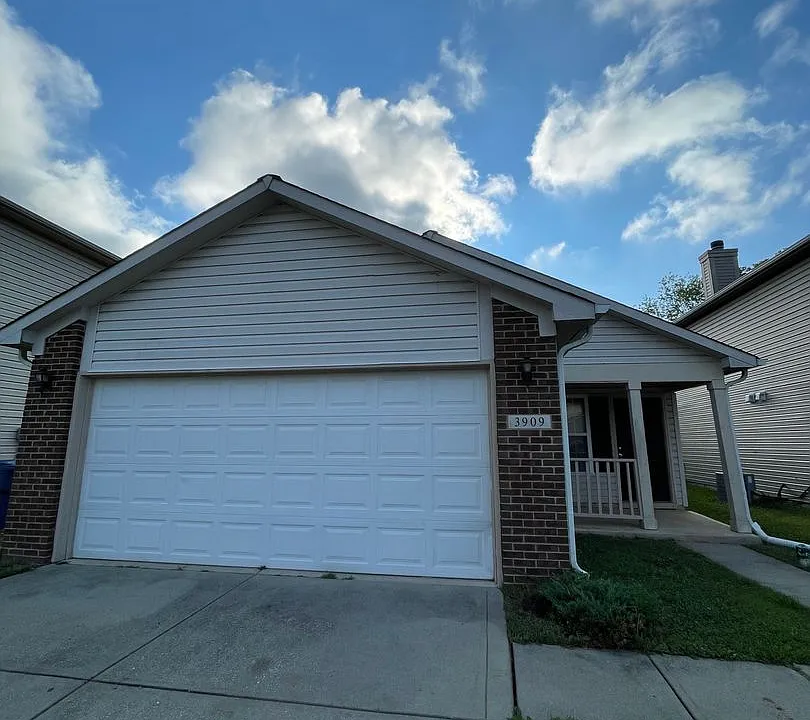 3909 Candle Berry Dr
