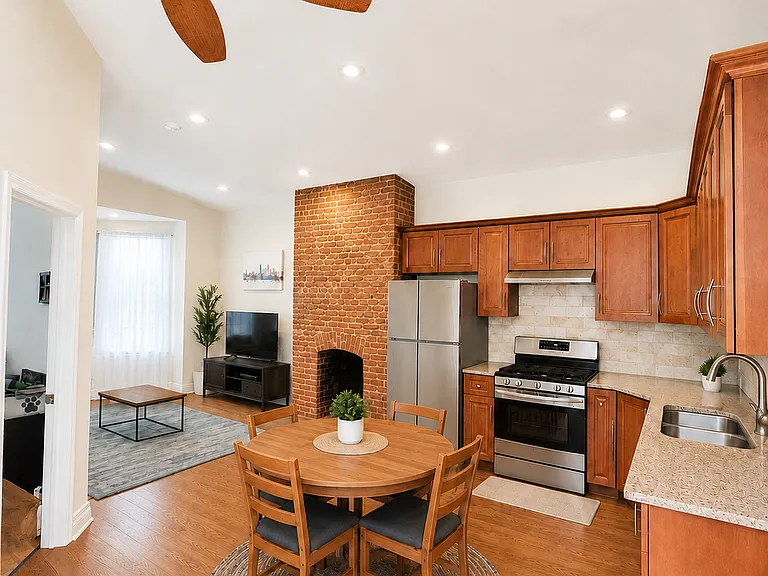 244 Whiton St #2 — Photo 1