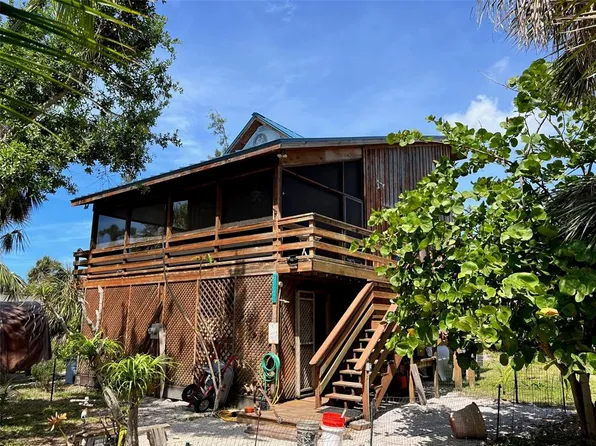 8942 Gulf St, Placida, FL 33946