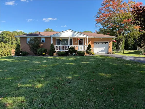 619 S Mercer Ave, Hermitage, PA 16148