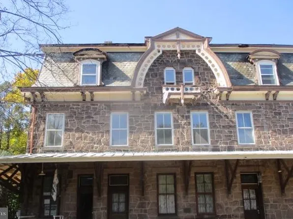 18 Railroad Pl, Pennington, NJ 08534