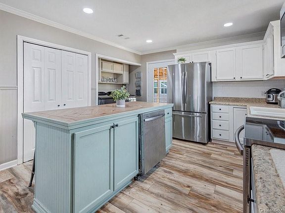 5th image of 806 Shady Ln