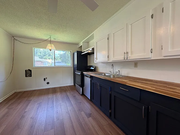 19 Oak St NE — Photo 10