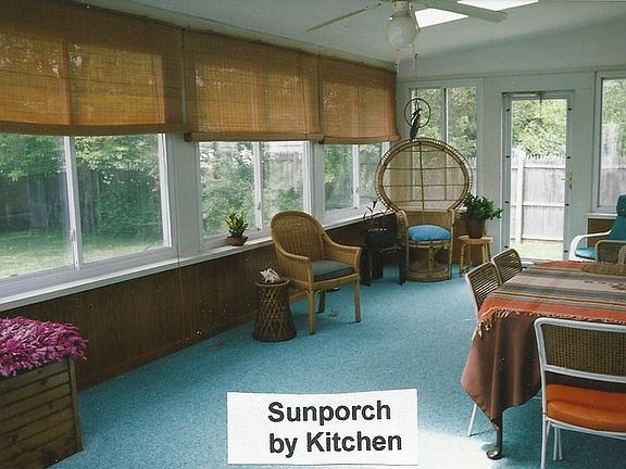SUNROOM BY KITCHEN 25X12