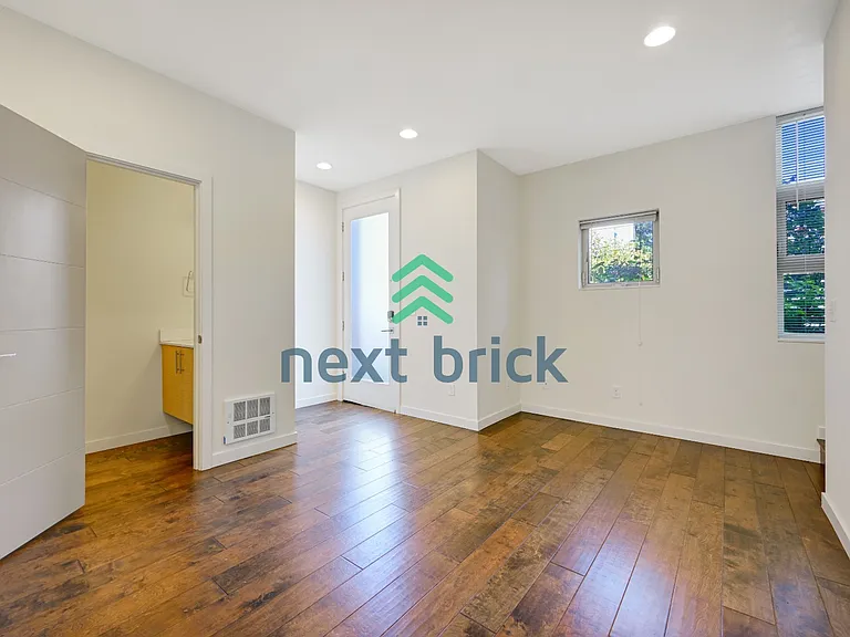 2119 E Terrace St — Photo 5