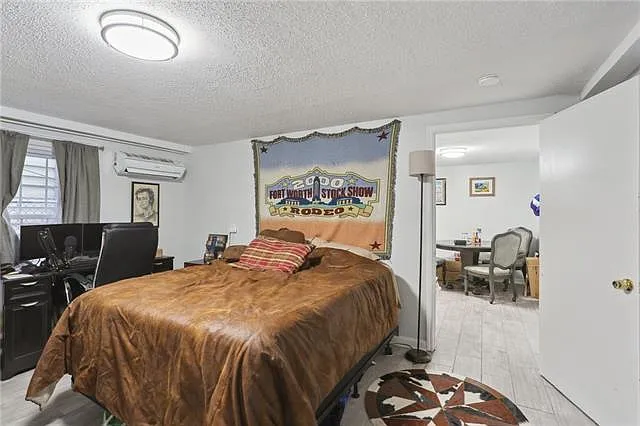 1735 Delachaise St #1A — Photo 4