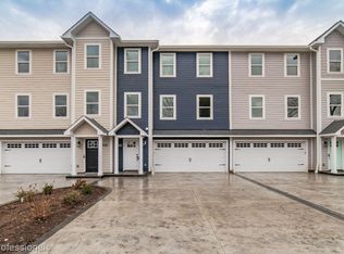 202 Oakwood, Holly, MI