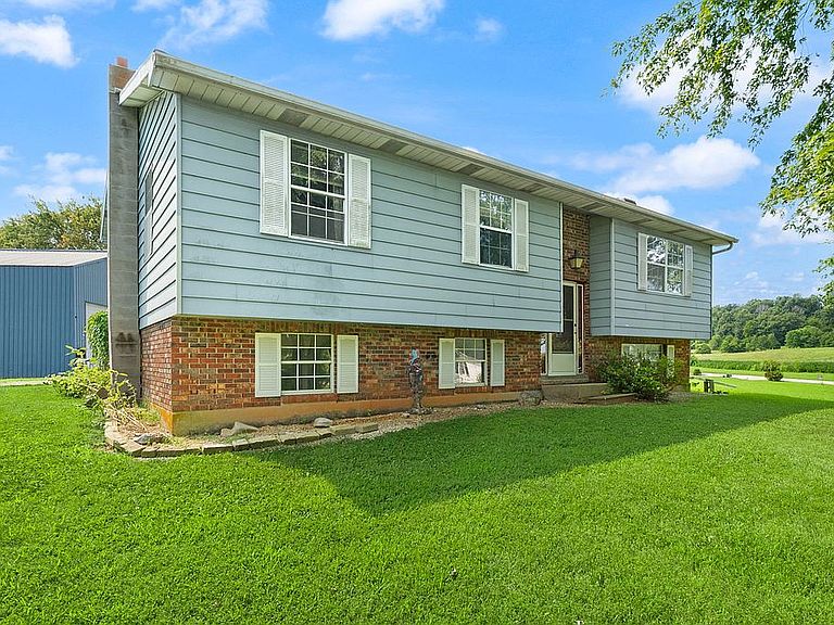 Listing photo 4