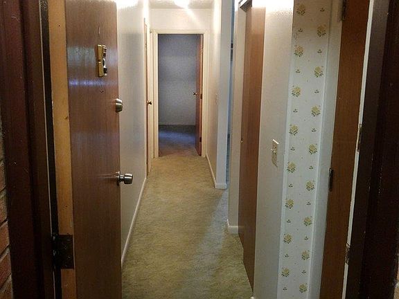 4th image of 4905 Chalet Dr #104