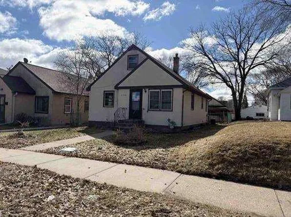 1156 Jessamine Ave E, Saint Paul, MN 55106