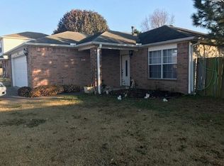 902 W Green Acres Pl, Rogers, AR 72758