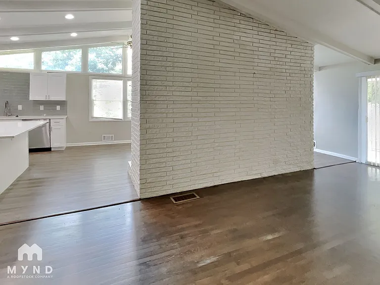 1322 N Cliff Valley Way NE #1322 — Photo 6