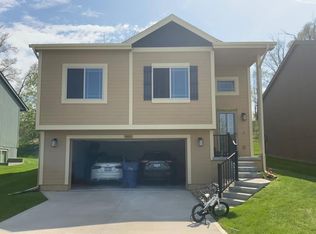 14051 Wood Valley Dr, Omaha, NE 68142