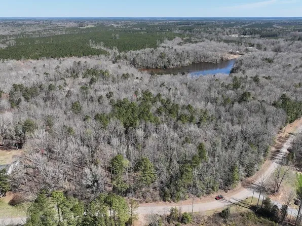 Wilson Creek Ln, Lawrenceville, VA 23868