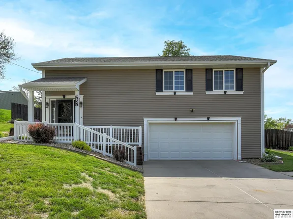 757 N 2nd St, Blair, NE 68008