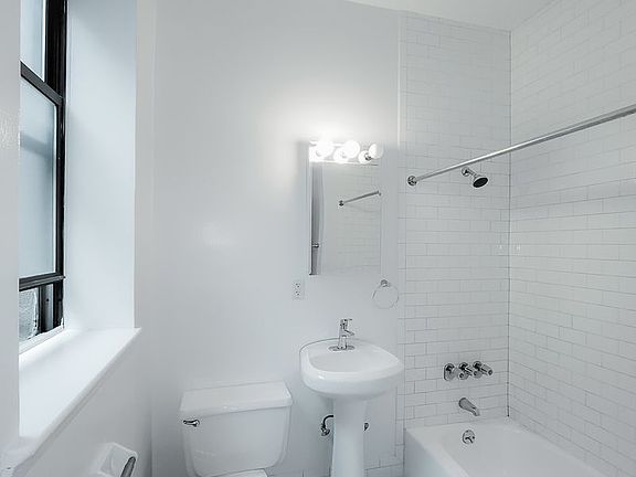 4th image of 951 Amsterdam Ave