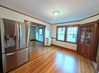 9 Henry St #1, Brookline, MA 02445