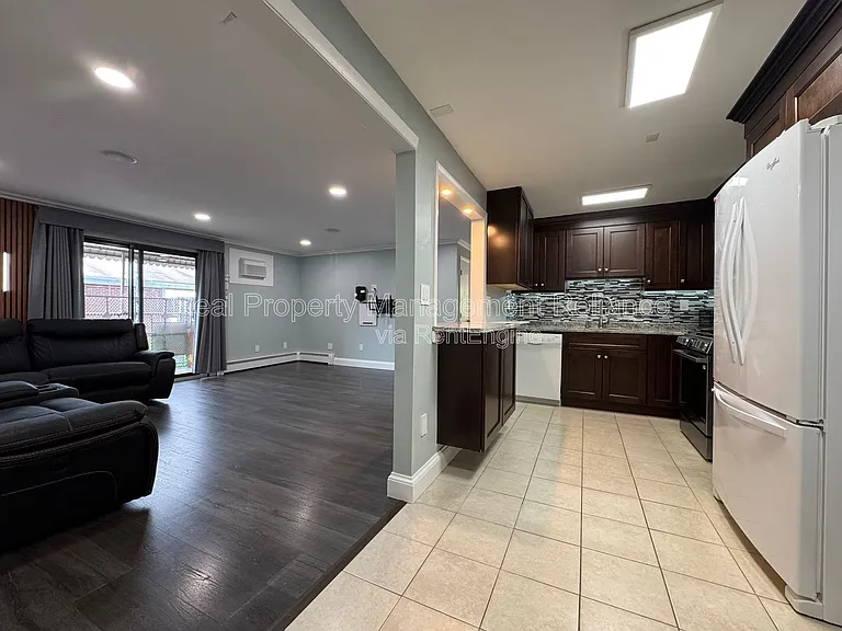 50 Colonial Dr #8 — Photo 7