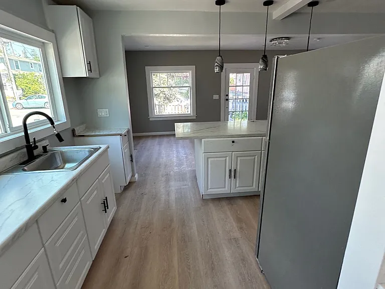 135 Market St — Photo 7