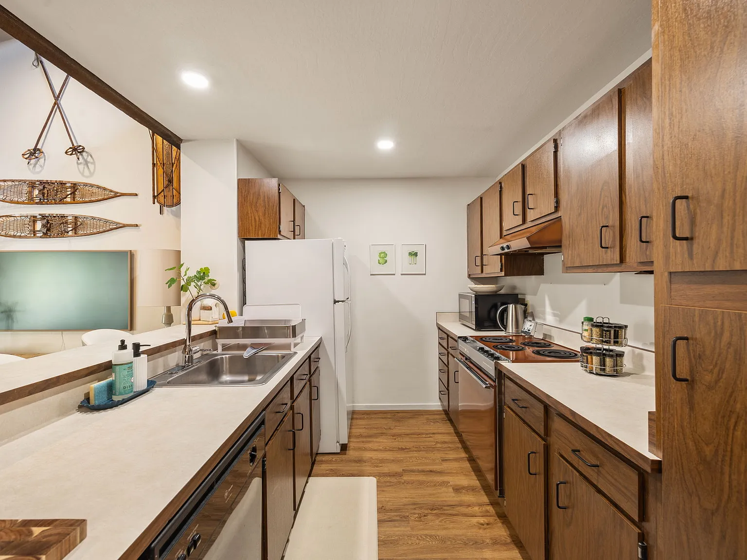 3 bed, 1566 sqft, $4,250 — Photo 2