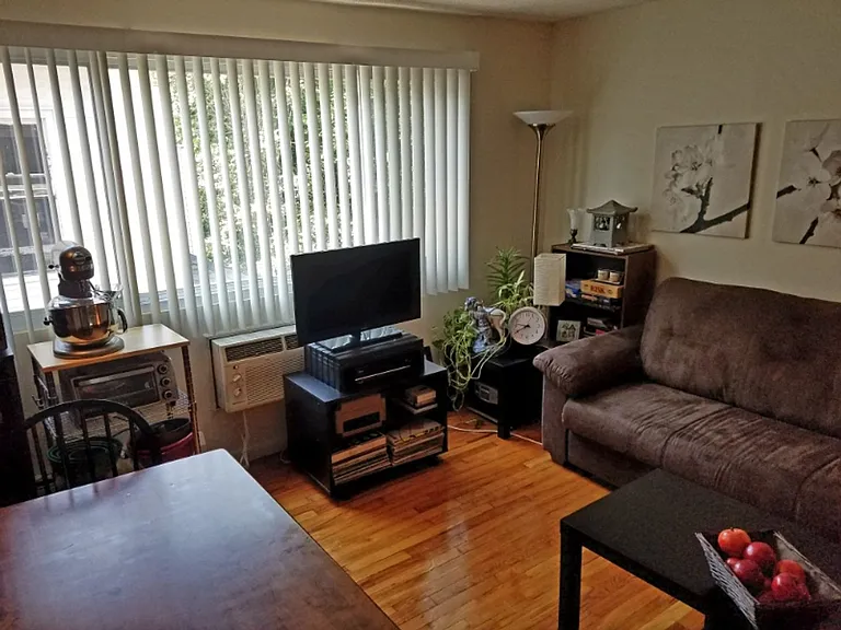 550 Whitney Ave #15 — Photo 8