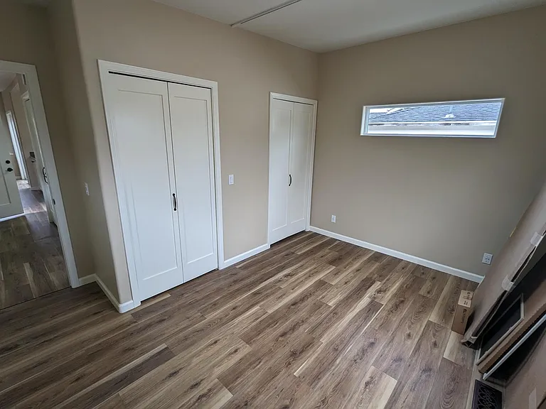 1090 Wanda Ave #B — Photo 11