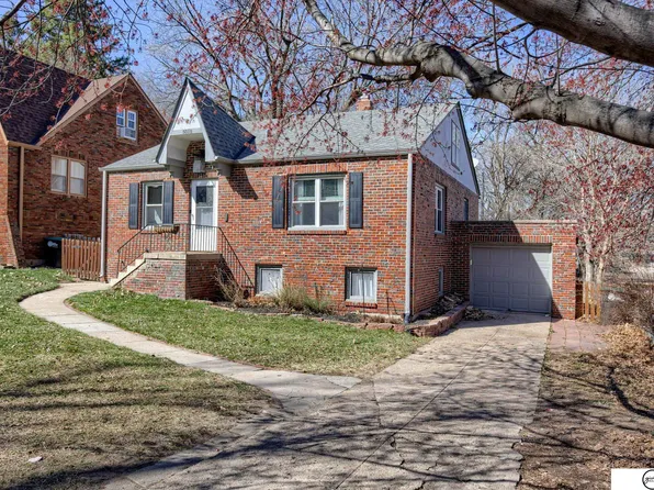 5018 Charles St, Omaha, NE 68132