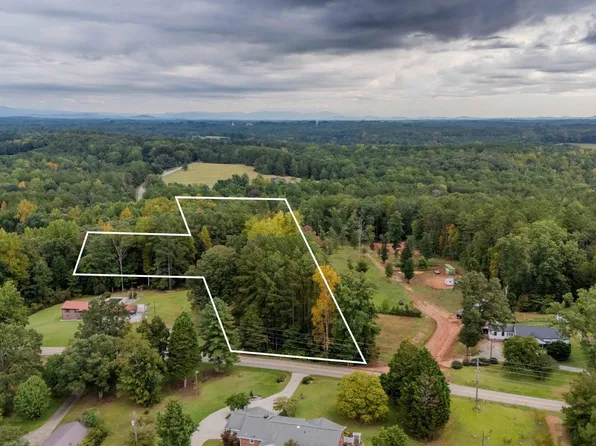 621 Rock Crusher Rd, Walhalla, SC 29691