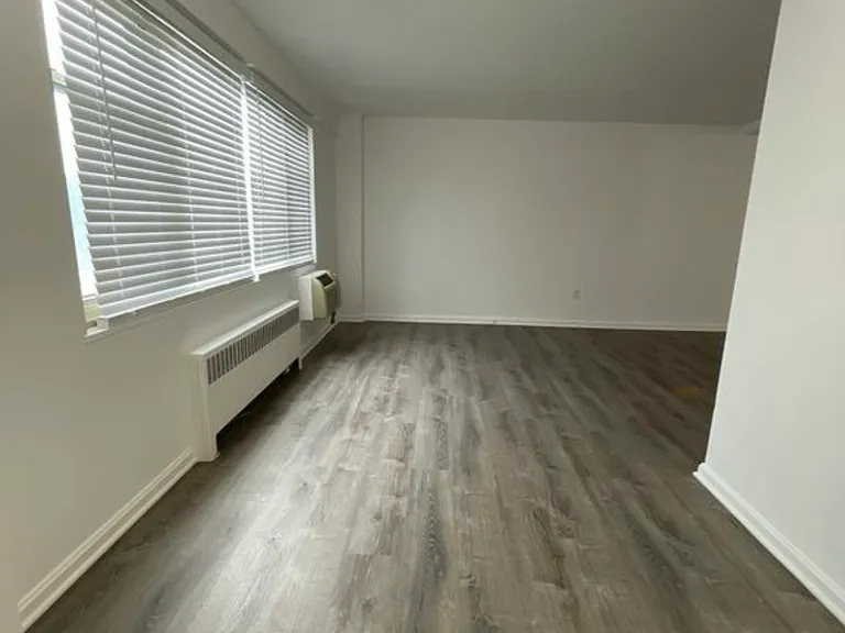 11820 Edgewater Dr #222 — Photo 3