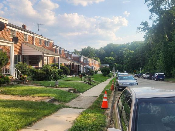 2nd image of 643 S Wickham Rd