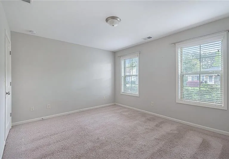 2808 Fullers Aly — Photo 8