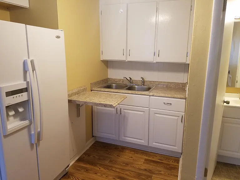 1258 Thomas St #B — Photo 1