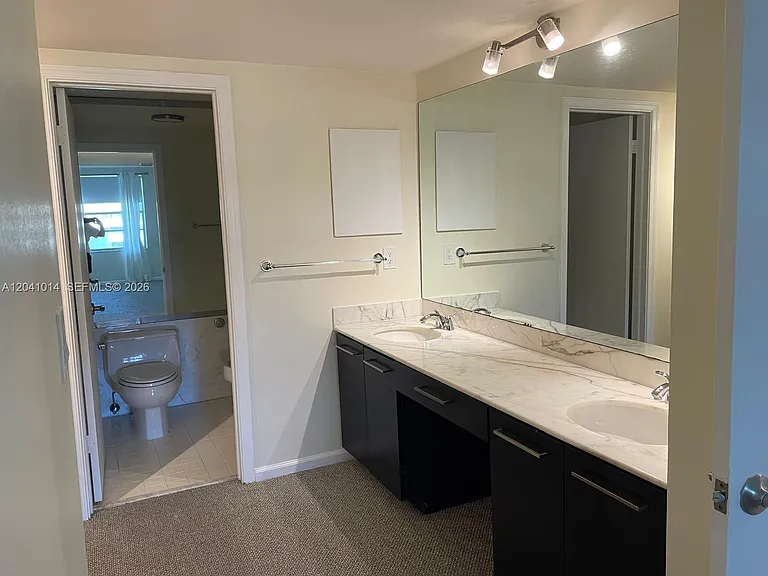 155 Ocean Lane Dr #811 — Photo 8