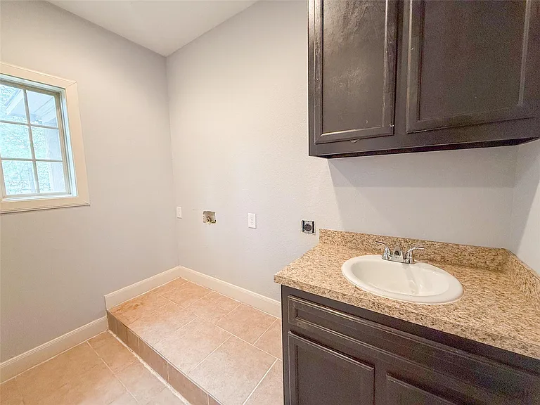 14908 Hannah Way — Photo 16