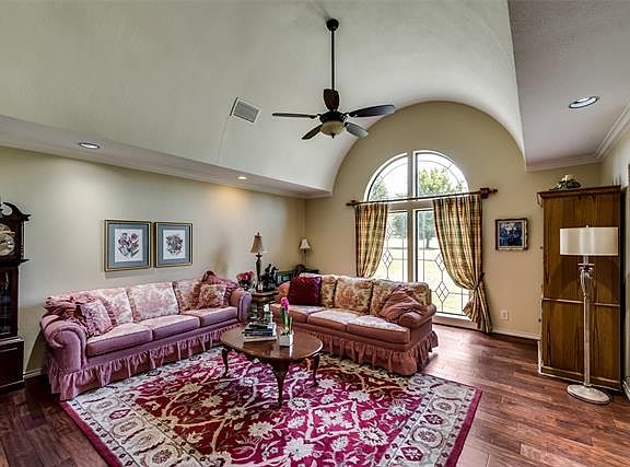 3rd image of 2916 Dumas Ct