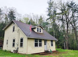 134 Greeley Lake Rd, Greeley, PA 18425